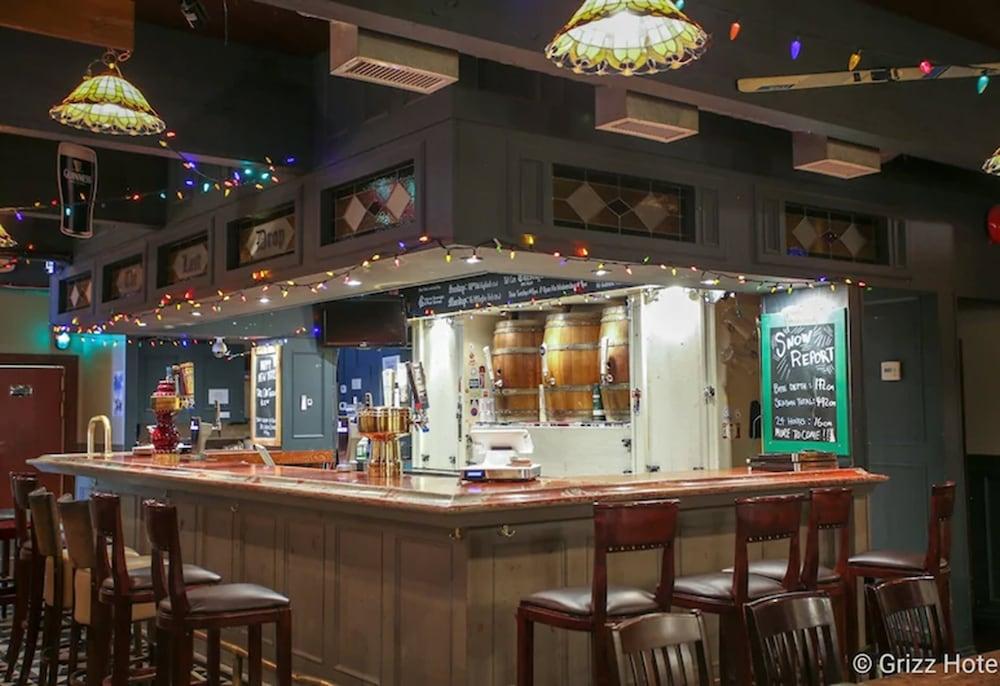 Grizz Hotel Revelstoke Eksteriør billede