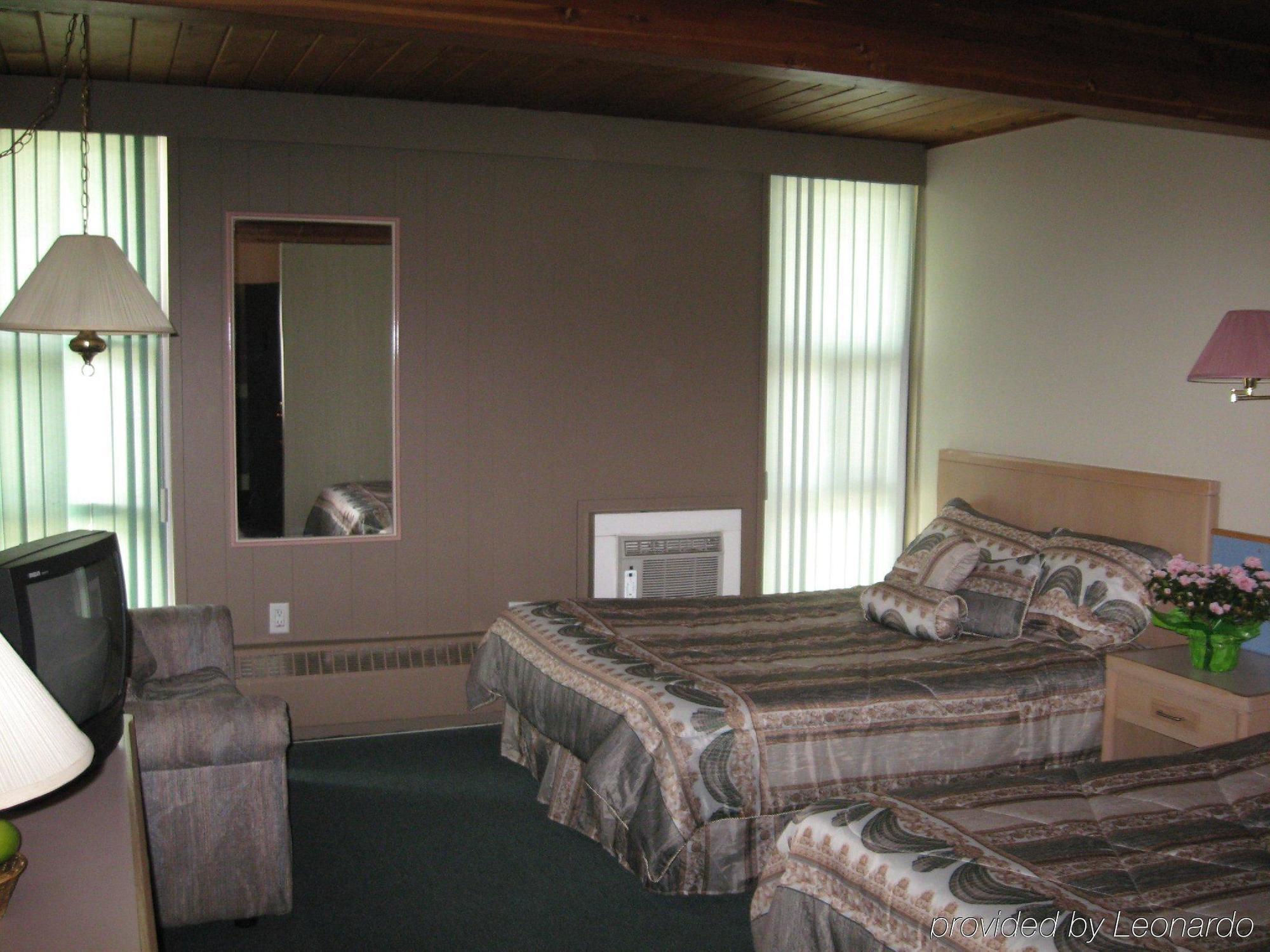 Grizz Hotel Revelstoke Eksteriør billede