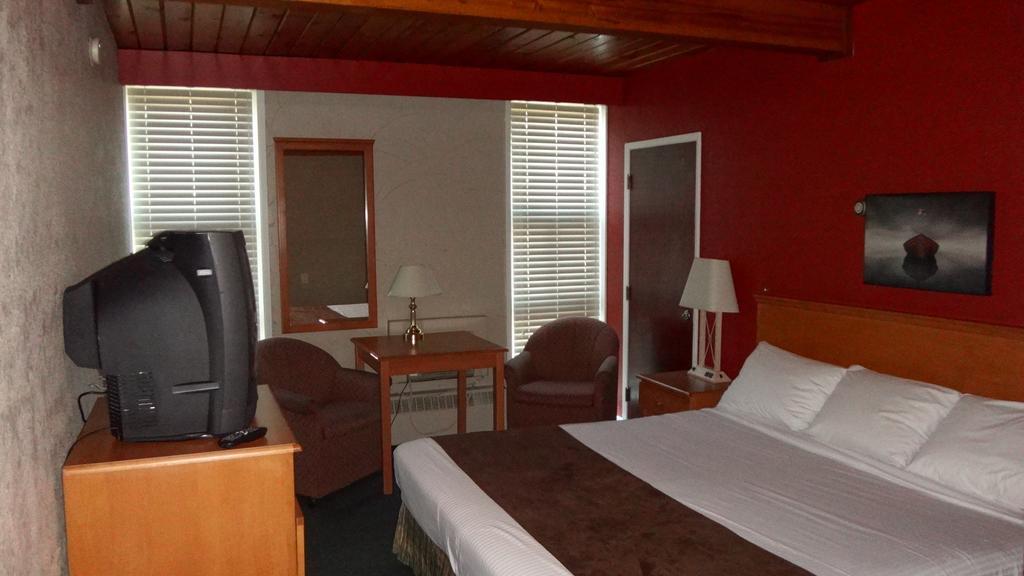 Grizz Hotel Revelstoke Værelse billede