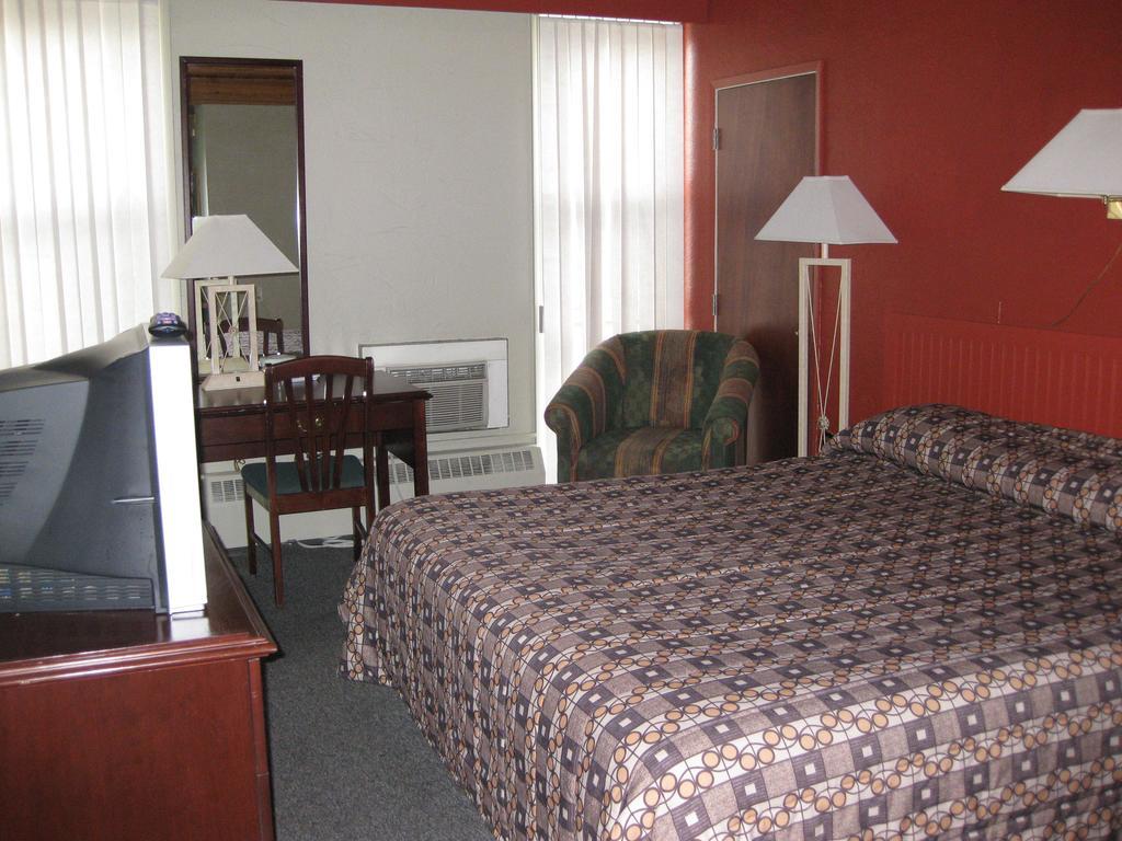 Grizz Hotel Revelstoke Værelse billede