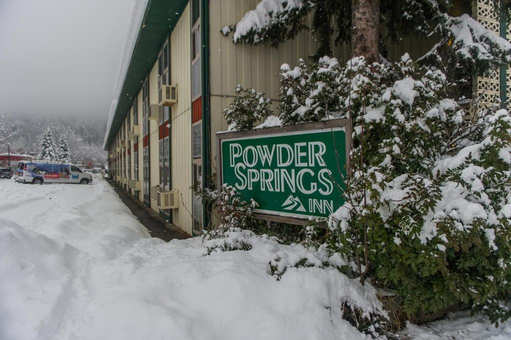 Grizz Hotel Revelstoke Eksteriør billede