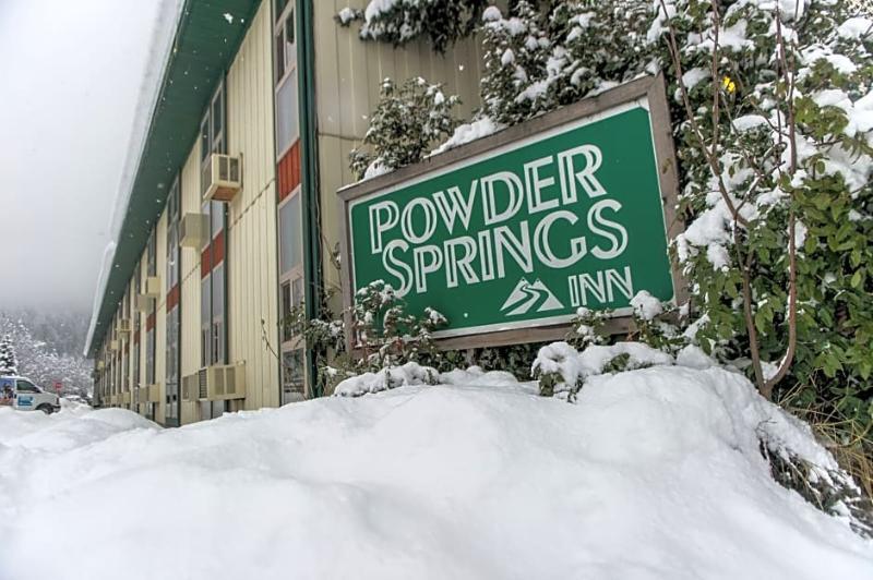 Grizz Hotel Revelstoke Eksteriør billede