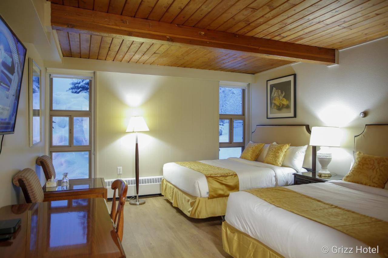 Grizz Hotel Revelstoke Eksteriør billede