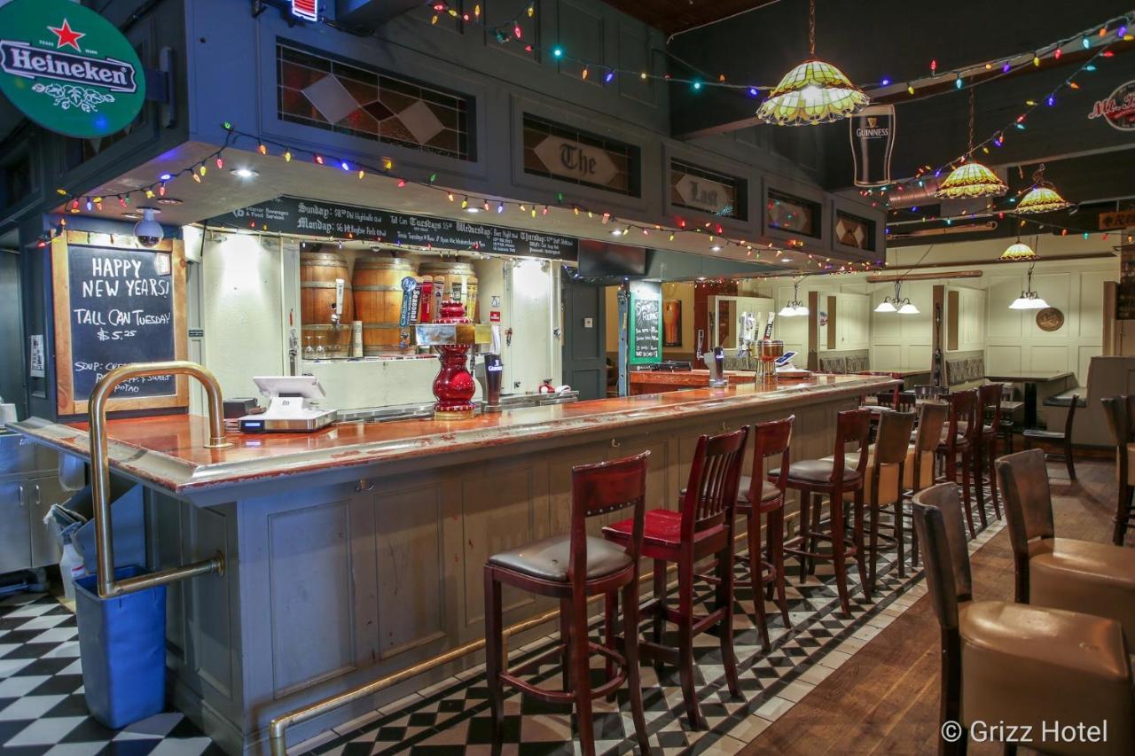 Grizz Hotel Revelstoke Eksteriør billede